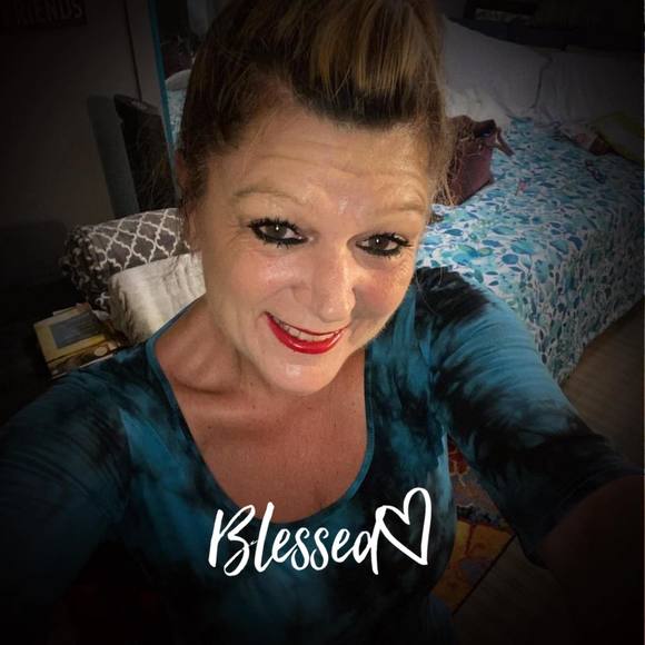 Meet your Posher, Monica - Picture 1 of 1